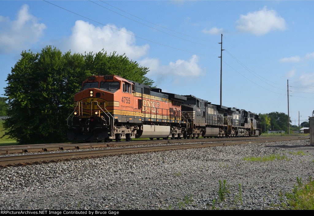 BNSF 4755